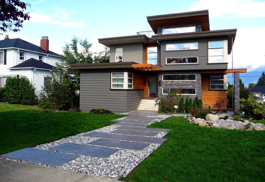 Pondok Indah House: Excellence in Property Management and Sales