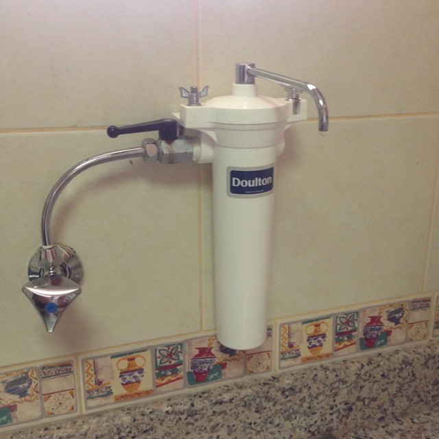 Ganti Media Filter Air untuk Atasi Air Kuning dan Berkarat